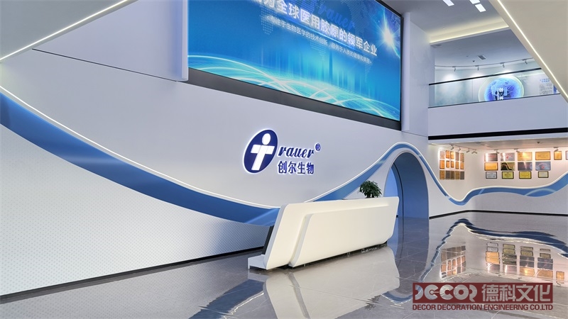 展廳內部設計中，空間布局的重要性體現在哪些方面？